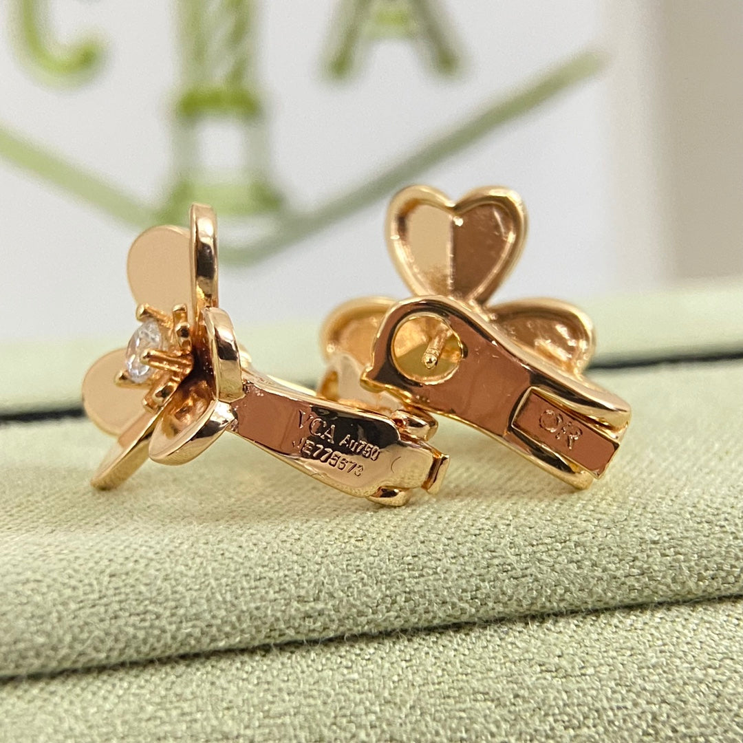 VCA Three Leave Flower Earstud