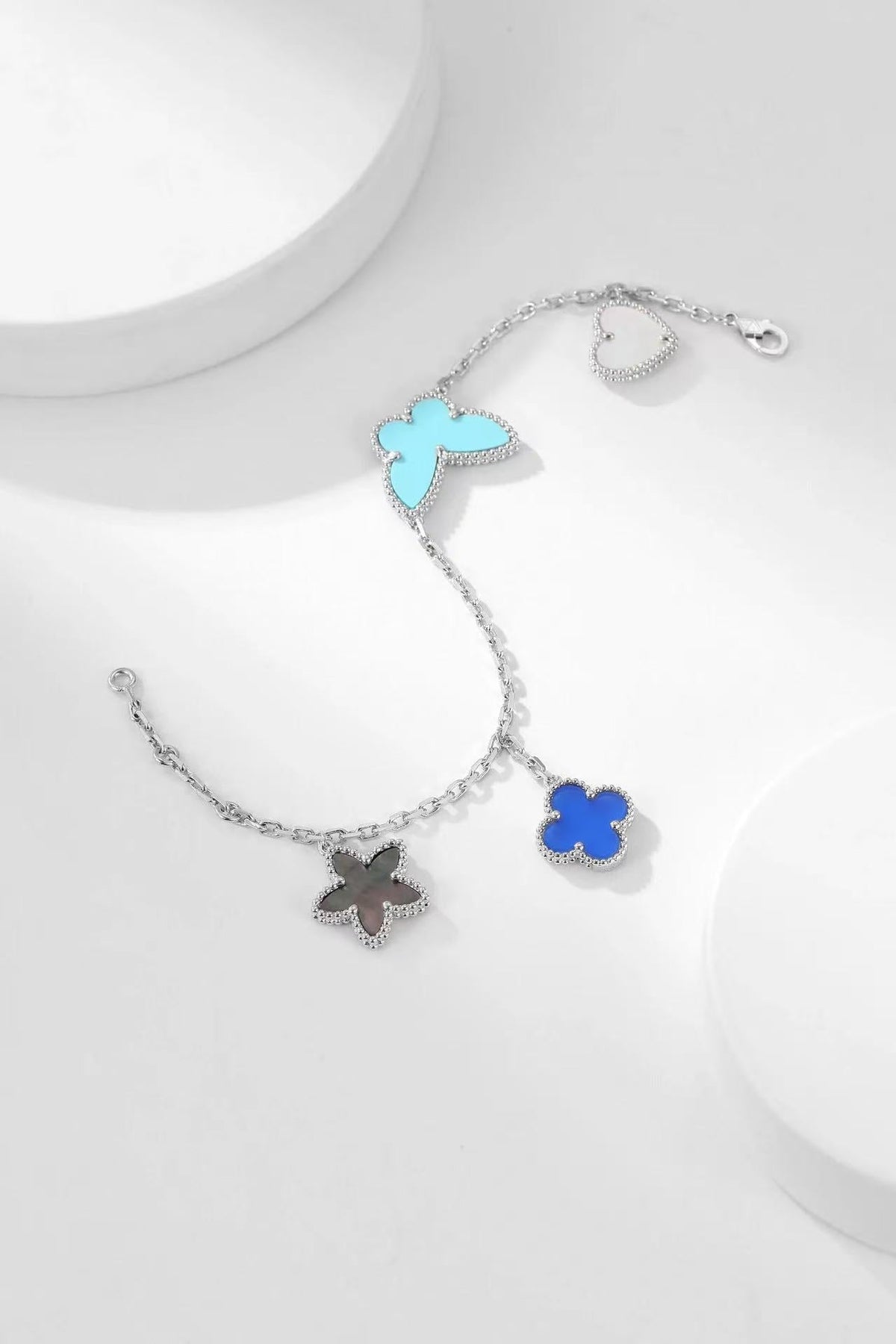 VCA Blue Braceletes 5 Motif