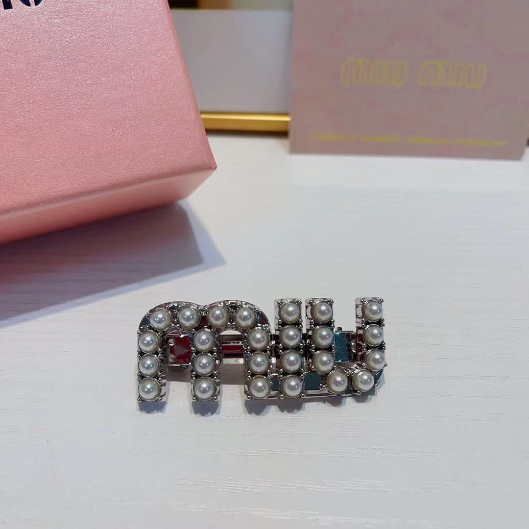 Miu Miu Pearl Hair Clip (3Pcs Total)