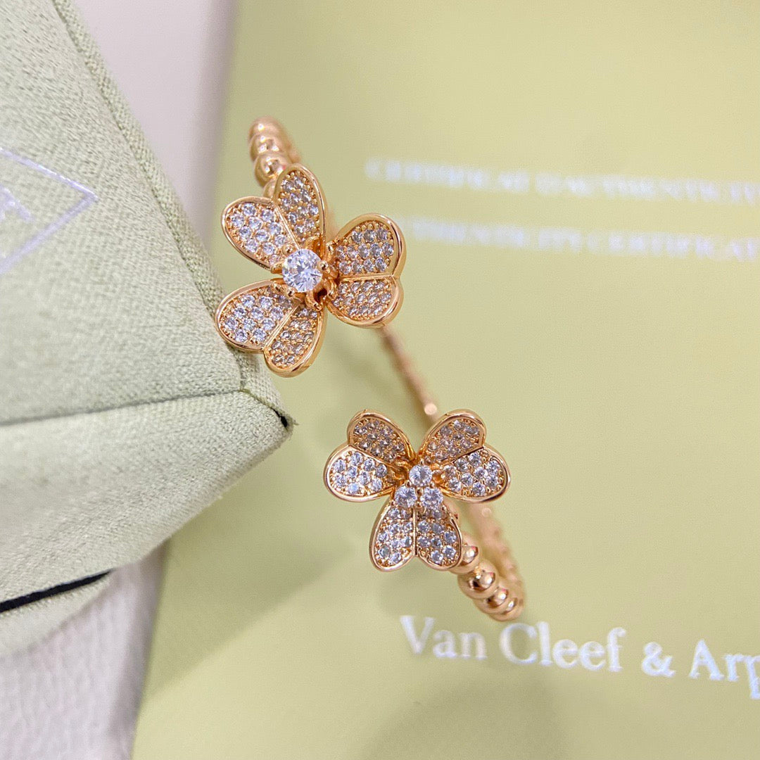VCA Diamond Three-Flower Bracelet