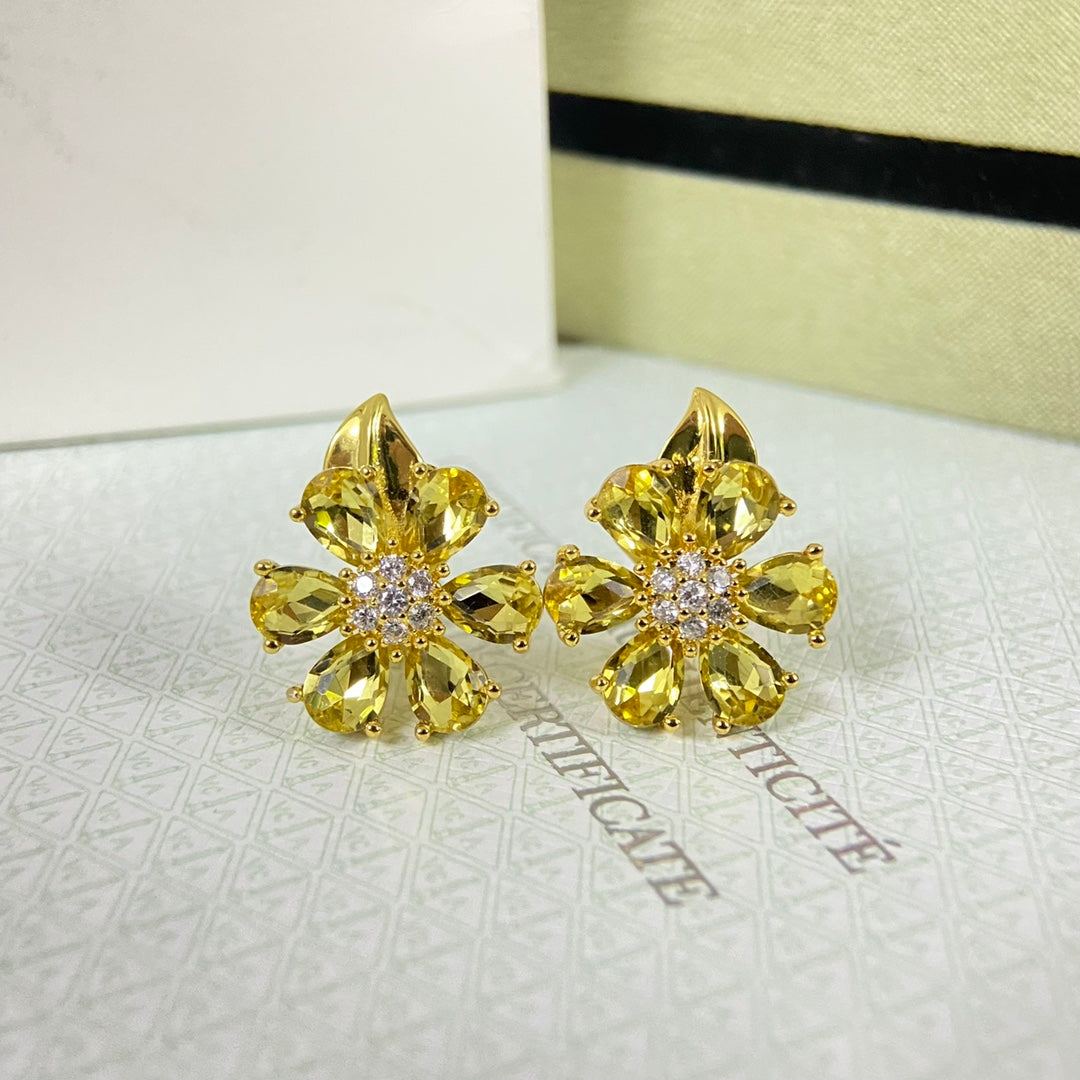 VCA Diamond Flower Earstud